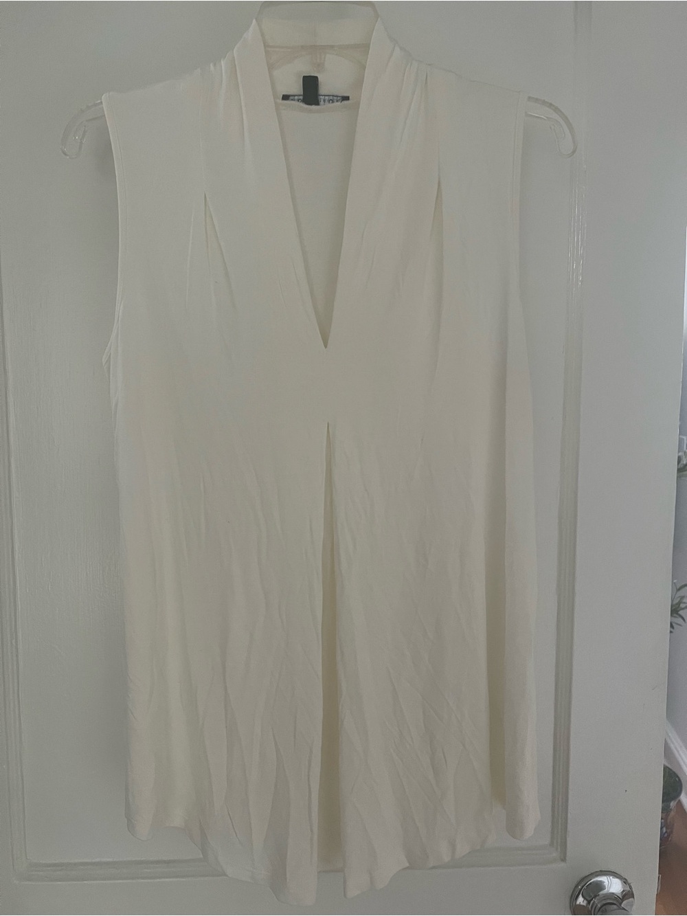 Cable & Gauge White Top with Black Label
